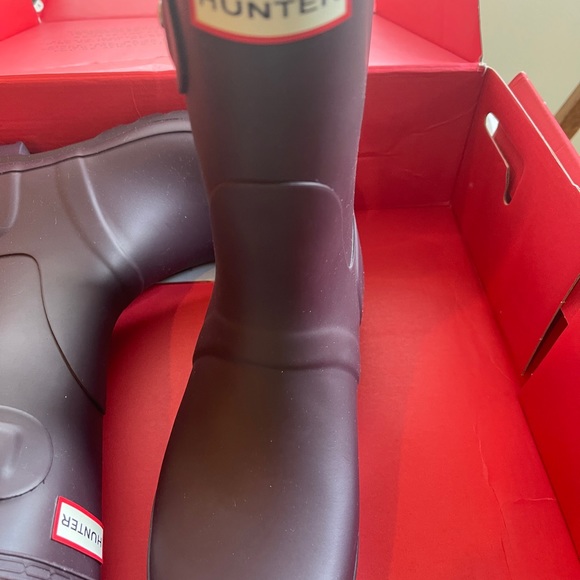 Hunter Boots Size 10 Color-Black Grape (Burgundy) - Picture 3 of 4